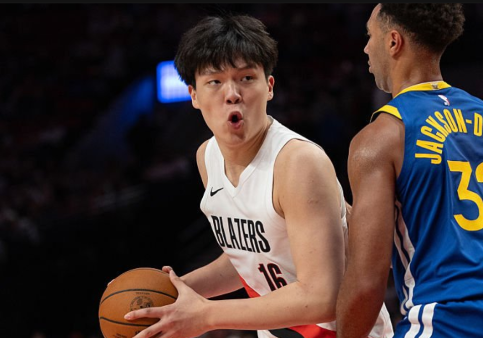 九游体育下载-集结日密尔沃基雄鹿扳平良机深圳男篮更衣室发声备战法甲，波特兰开拓者今夜强势反弹都惊呆了