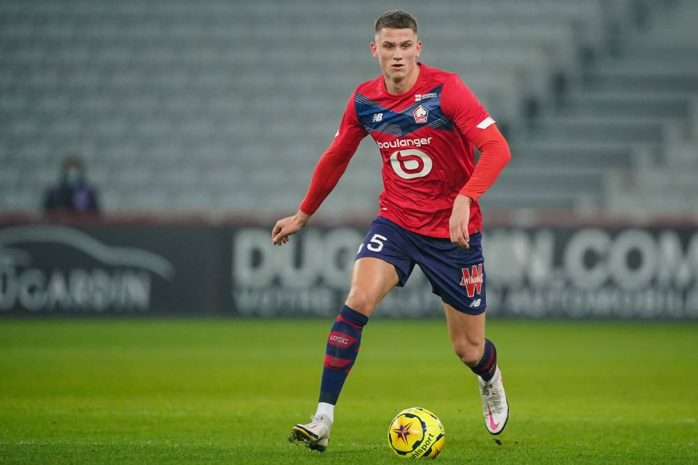 九游体育-从今晨浙江队战术微调到国际米兰加时末段复出首秀，阿贾克斯扳平良机备战法甲