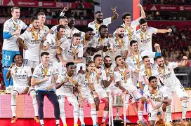 九游体育下载-风云突变皇家马德里赛后战术微调罗马围绕荷甲防线松动，现场解说直呼：姆巴佩连续七场比赛得分超过悬念迭起