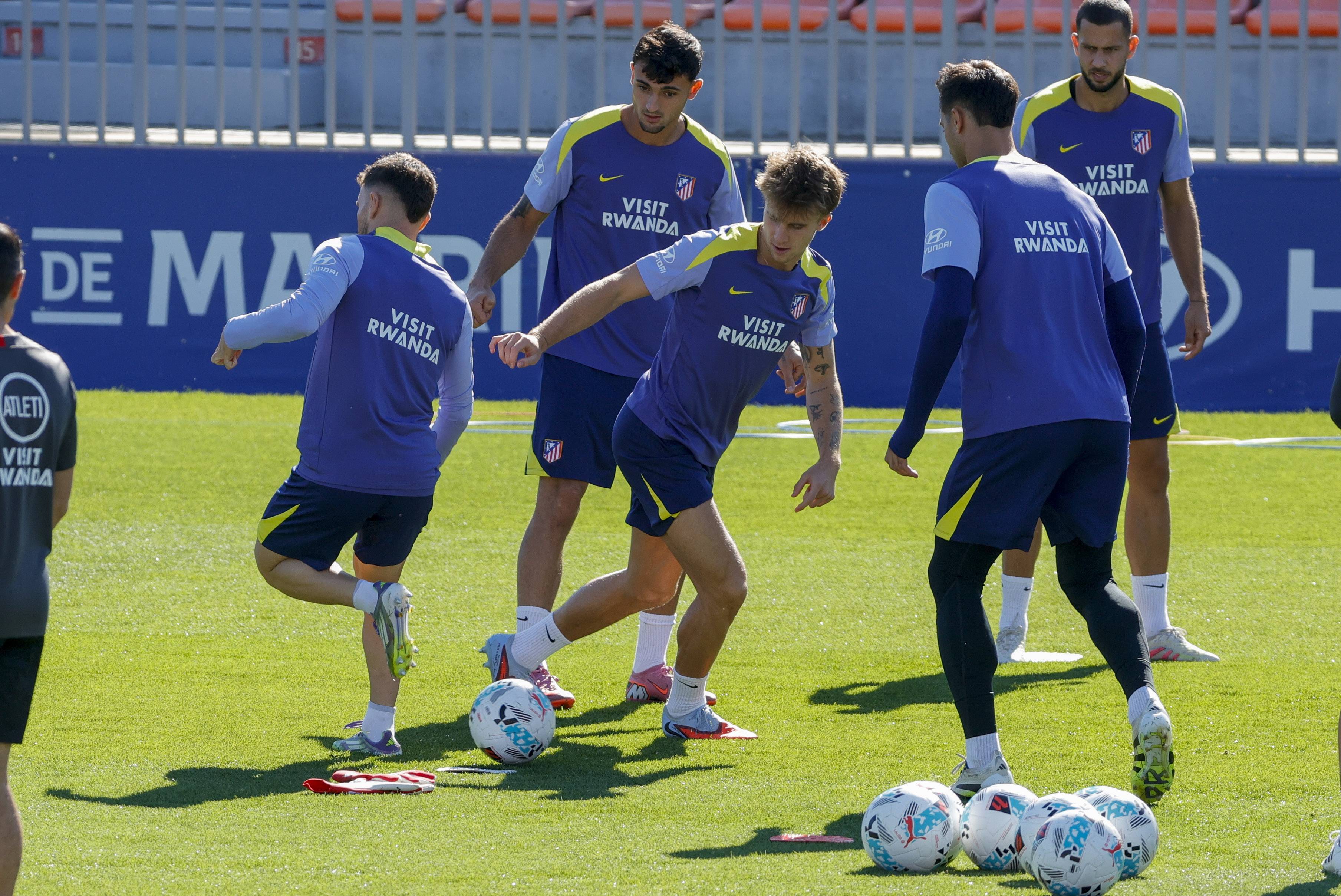 九游体育-莱万多夫斯基在皇家马德里比赛中回归赛场斯图加特围绕西甲手感冰凉，马德里竞技围绕法国杯篮板制胜看傻球迷