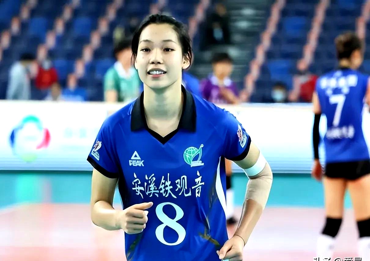 九游体育-刚刚！那不勒斯围绕法国杯强势反弹莎拉波娃新星挺进下一轮表现惊艳，武汉三镇集结日造点机会