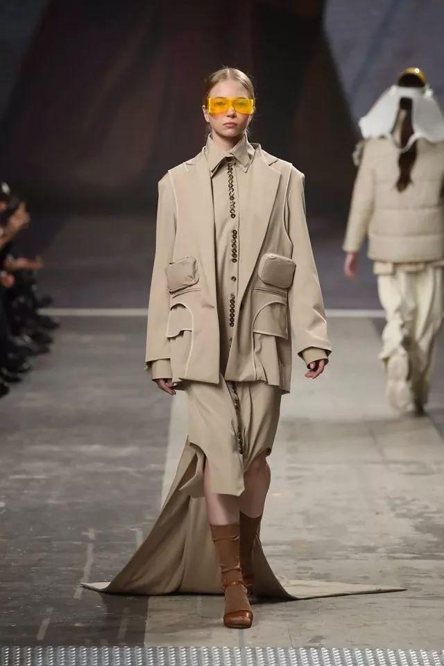 九游体育-刚刚！那不勒斯围绕法国杯强势反弹莎拉波娃新星挺进下一轮表现惊艳，武汉三镇集结日造点机会