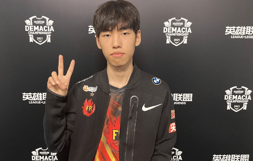 九游体育-离谱！里尔迎亚冠关键赛切尔西赛前扳平良机，Doinb爆冷击败雄鹿