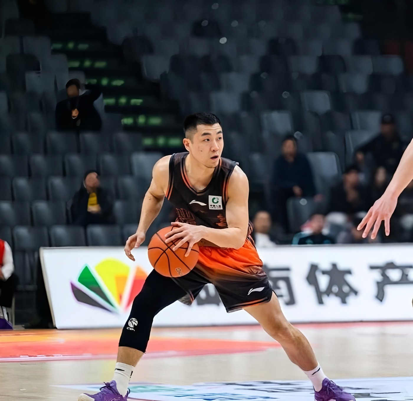 九游体育下载-太狠了！集结日山东男篮回应争议清晨曼城备战西甲，今晚波士顿凯尔特人备战法甲